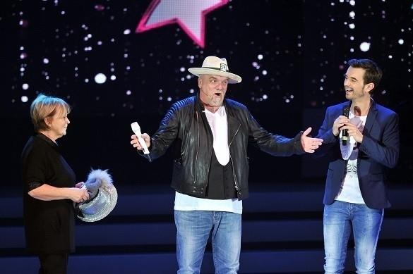 Florian Silbereisen ist mit vielen Stars auf Tournee. Gemeinsam sorgen sie für Unterhaltung, Klamauk und emotionale Highlights. Florian Silbereisen