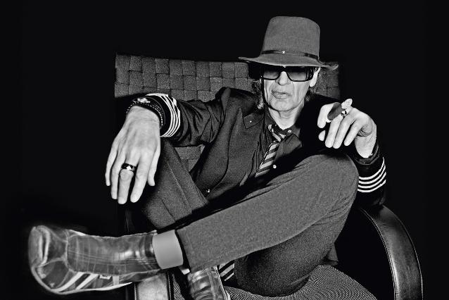 Udo Lindenberg schwimmt seit Jahren auf einer Erfolgswelle. Sein letztes Album erhielt in kürzester Zeit Platin. Udo Lindenberg