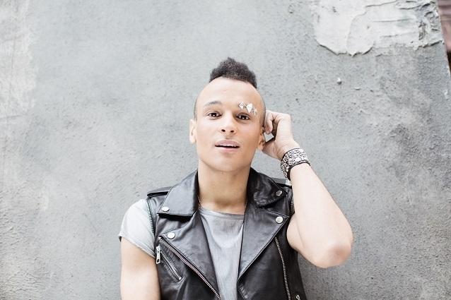 Prince Damien konnte sich im DSDS-Finale durchsetzen. Nun veröffentlichte er sein Album Glücksmomente. Prince Damien