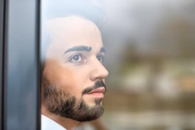 Im letzten Jahr war er noch ein Newcomer, nun kommt das erste Album von Jonathan Zelter. Nicht umsonst nennt man ihn einen Schlager-Poeten! Jonathan Zelter Sei immer du selbst Debütalbum