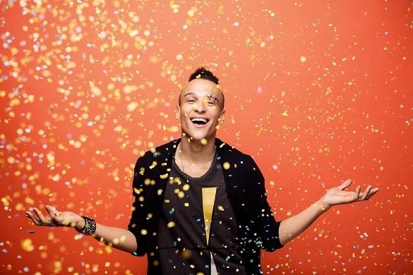 Prince Damien veröffentlichte erst am 20.05. sein Album Glücksmomente. Jetzt steht er schon auf Platz 3 der Albumcharts. Prince Damien Albumcharts Platz 3