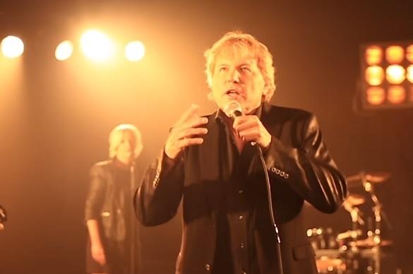 Bernhard Brink veröffentlichte dieses Jahr sein neues Album Unendlich. Jetzt erscheint das Musikvideo zur zweiten Single-Auskopplung Giganten. Bernhard Brink Giganten Musikvideo