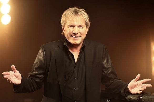 Bernhard Brink hat sich heute Abend Michael Holm und Regina Thoss in die Sendung eingeladen. Bernhard Brink TV