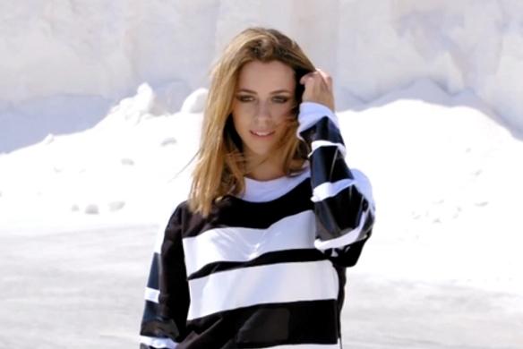 Vanessa Mai präsentiert ihr neues Musikvideo zu ihrer Single Meilenweit. Vanessa Mai Video Ampya