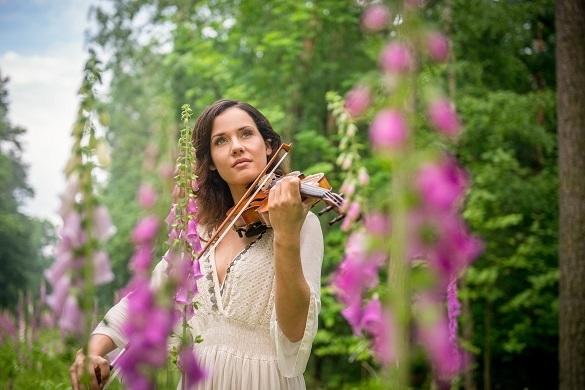 Eine wahre Sinfonie der Träume! Virtuosin Franziska Wieses musikalisches Markenzeichen ist ihre Violine. Franziska Wiese neues Album