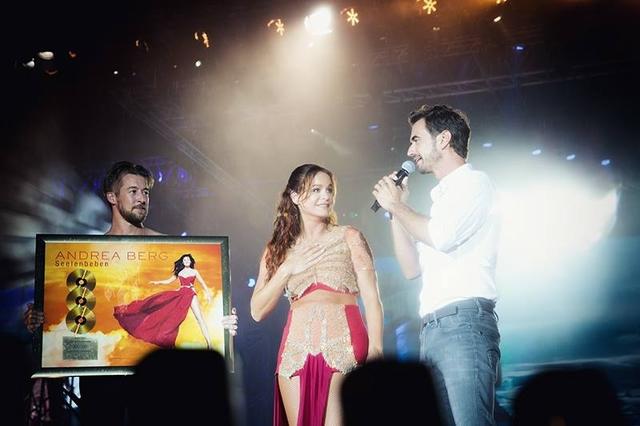 Schlagerkönigin Andrea Berg kann bereits auf eine erfolgreiche erste Jahreshälfte zurückblicken. Andrea Berg Gold Platin 2016