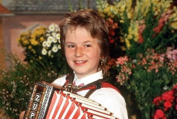 Florian Silbereisen steht seit jungen Jahren auf der Bühne. Anlässlich zu seinem anstehenden Geburtstag blicken wir in seine Vergangenheit. Florian Silbereisen Wandel Kind
