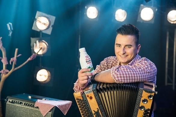 Der VolksRock'n'Roller tritt am 28. September 2016 im Festzelt der Weiberwiesn im Rahmen des Salzburger Oktoberfests in Oberhausen auf. Molkerei Müller verlost zu diesem Anlass wieder mehrere Tickets auf SchlagerPlanet. Andreas Gabalier Weiberwiesn Oberhausen