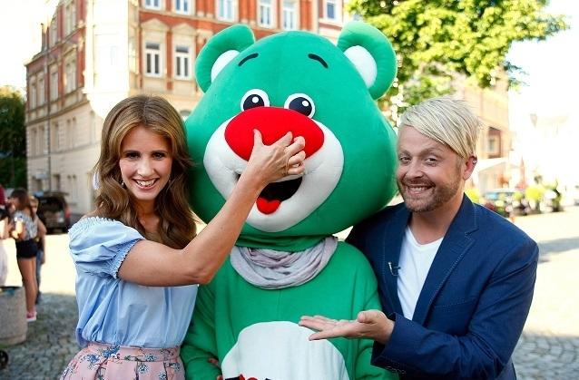 Herzallerliebst! Limbo heißt das Moderatorenteam von „Schlager einer Stadt“ in Limbach-Oberfrohna willkommen. Schlager einer Stadt Limbach