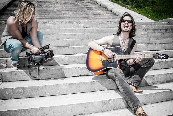 Ab heute gibt es neue Musik von Lanny Lanner, ehemals bekannt als Lanny Isis. Lanny Lanner Musik