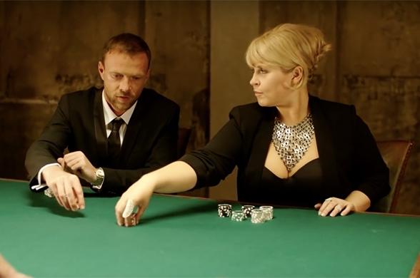In ihrem neuen Musikvideo präsentiert Maite Kelly sich von ihrer sexy-selbstbewussten Seite und erobert das Herz eines Mannes. Maite Kelly Sieben Leben für dich