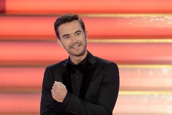 Der Starmoderator Florian Silbereisen äußert sich dazu, wie er mit den immer wiederkehrenden Trennungsgerüchte zu ihm und Helene Fischer umgeht. Florian Silbereisen Helene Fischer