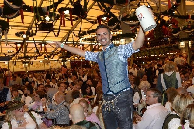 Florian Silbereisen konnte mit seinem Wiesn-Look überzeugen. Florian Silbereisen Wiesn 2016