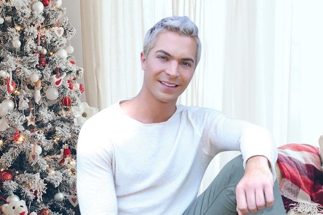 Julian David bringt seine Fans in Weihnachtsstimmung. In seinem Adventskalender warten 24 Stückchen Schokolade. Julian David Adventskalender