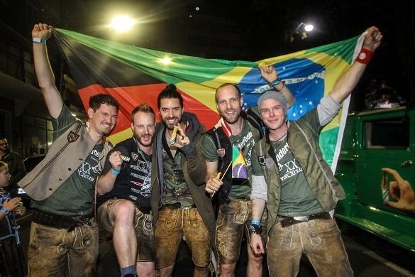 Da haben die Jungs echt Augen gemacht: in Brasilien sind sie sogar bekannter als in Deutschland. voXXclub Blumenau Oktoberfest