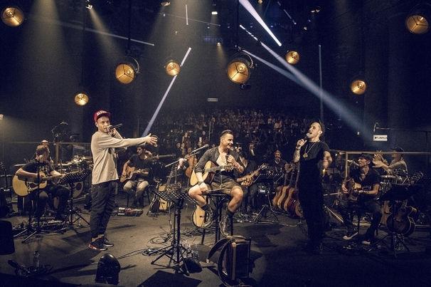 Andreas Gabalier performt gemeinsam mit 257ers Hulapalu. Das MTV Unplugged Konzert wird ab dem 25. November 2016 als CD und DVD erhältlich sein. Andreas Gabalier 257ers MTV Unplugged Wien