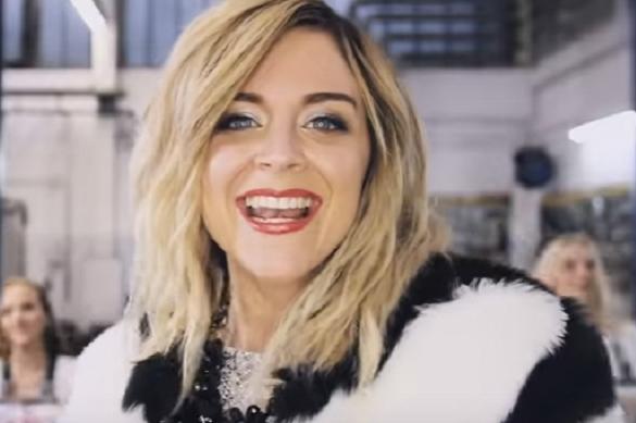 Heute feiert GINAs Single Zwillingsstern Videopremiere. Im Song hat die Sängerin ihre langjährige Freundschaft zu ihrer besten Freundin verewigt. GINA Zwillingsstern neue Single