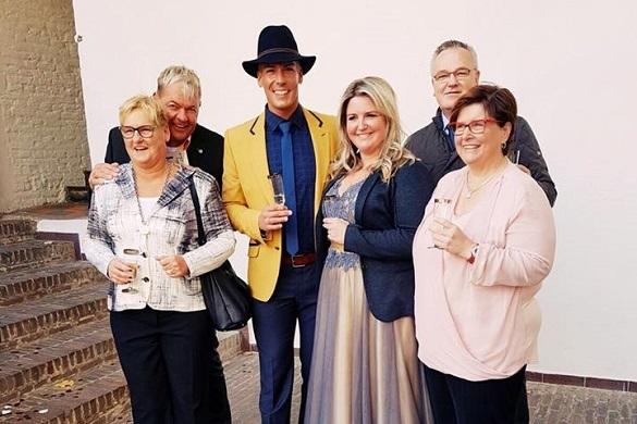 Gestern, am 02. November 2016, haben sich die beiden standesamtlich in Kleve getraut. Die kirchliche Trauung soll in vier Wochen stattfinden. Norman Langen Hochzeit Standesamt Kleve
