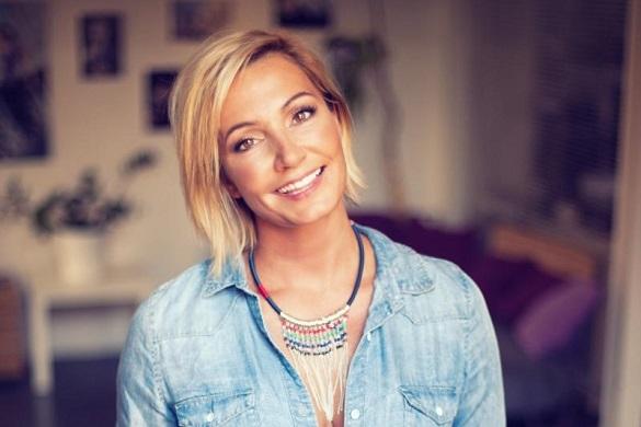 Tanja Laschs neue Single startete auf YouTube direkt durch. Bereits nach drei Tagen hatte das Video über 16.000 Klicks. Tanja Lasch Single YouTube