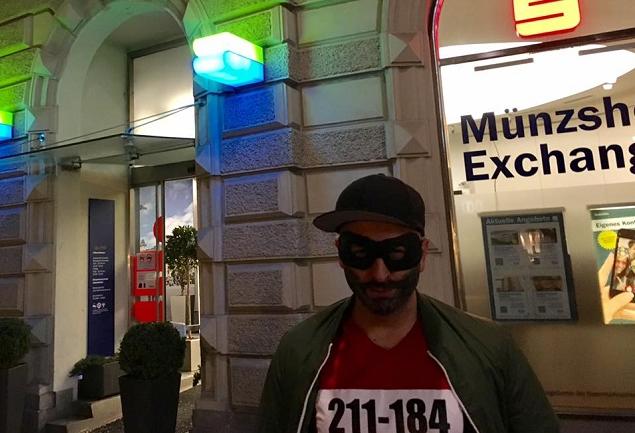 Andreas Gabalier war beim Fasching 2017 als Panzerknacker unterwegs. Gabalier Fasching Panzerknacker