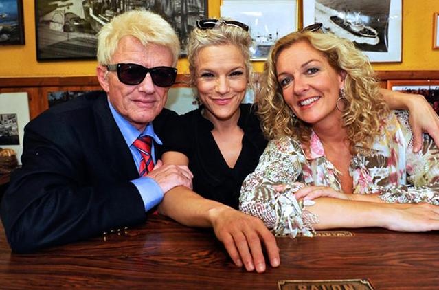 Ina Müller begrüßt heute Abend unter anderem Heino in ihrer Sendung. Die Folge ist zwar eine Wiederholung, deshalb aber nicht minder lustig. Inas Nacht Heino