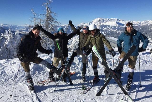 Die Jungs von voXXclub fahren gerne Ski. voXXclub