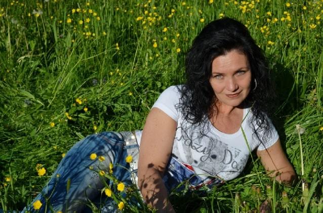 Das ist die Musikerin mit dem schönen Nachname: Agatha Singer. Agatha Singer