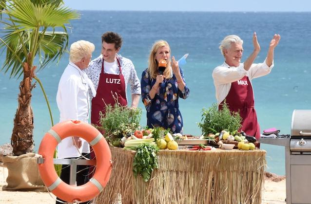 Andrea Kiewel mit ihren „drei Herren vom Grill“: TV-Koch Armin Roßmeier, Lutz van der Horst und Max Moor. Andrea Kiewel mit ihren „drei Herren vom Grill“: TV-Koch Armin Roßmeier, Lutz van der Horst und Max Moor.