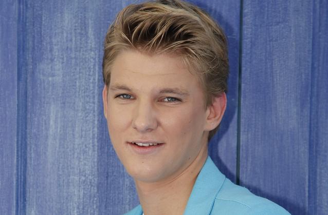 Jung, dynamisch, neu: Robin Leon aus dem Elsass will mit seinem zweiten Album die Schlagerwelt erobern Robin Leon ist der Schlager-Newcomer aus dem Elsass.