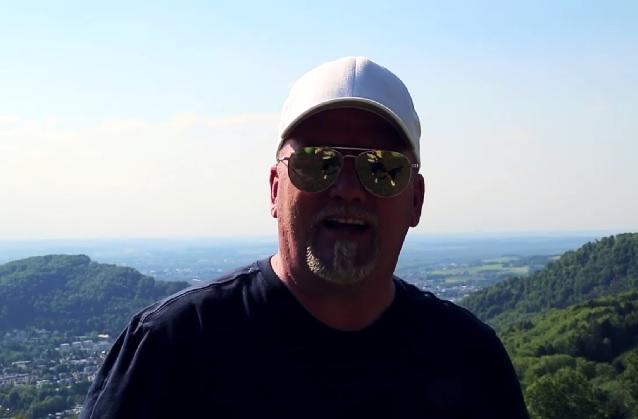 Gerry Friedle geht auf eine Reise zu sich selbst. DJ Ötzi geht ab Morgen den Jakobsweg.