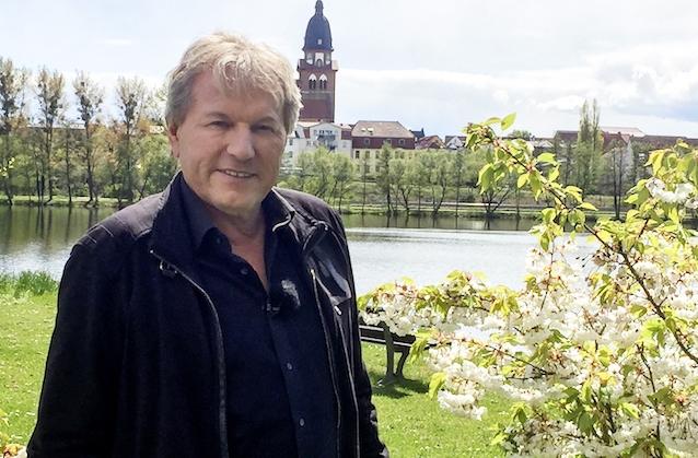 Bernhard Brink in „Die besten Sommerhits aller Zeiten“. Bernhard Brink in „Die besten Sommerhits aller Zeiten“.