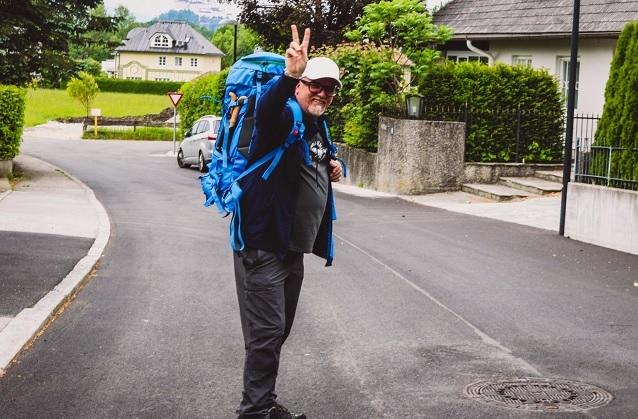 Begleitet wurde DJ Ötzi auf seiner Reise von seiner Cousine. Gerry Friedle war knapp drei Wochen auf dem Jakobsweg unterwegs.