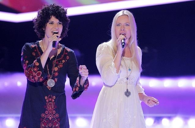 Das Foto zeigt Kim und Anne bei einem Auftritt im Jahr 2013. Kim von Lindt Bennett ist schwer an Krebs erkrankt.