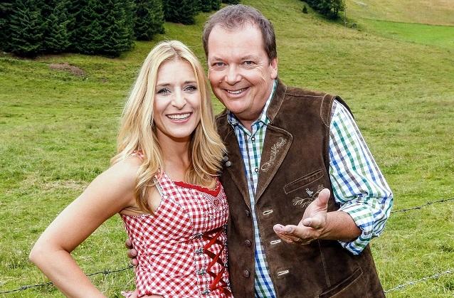 Bei „Wenn die Musi spielt“ sind auch diesmal wieder zahlreiche Top-Stars mit dabei. Stefanie Hertel und Arnulf Prasch laden am Samstagabend zum Livekonzert im MDR.