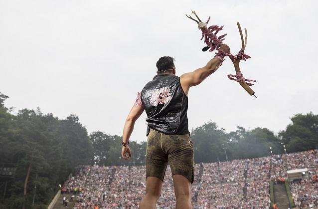 Andreas Gabalier verlost ein Duett am Hockenheimring an seine Fans.