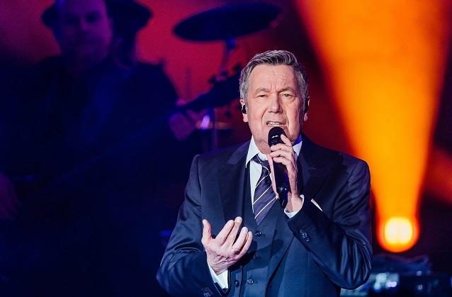 Freude bei den Fans von Roland Kaiser: Der Sänger wird bald ein neues Album veröffentlichen. Roland Kaiser kündigte in einem Interview ein neues Album an.