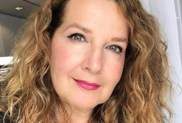 Serena Goldenberg reiste für ihre Einsätze rund um die Welt, doch ihren Lebensmittelpunkt hat sie in Hamburg. Serena Goldenbaum ist international eine der gefragtesten Make-Up-Artistinnen und Hairstylistinnen.