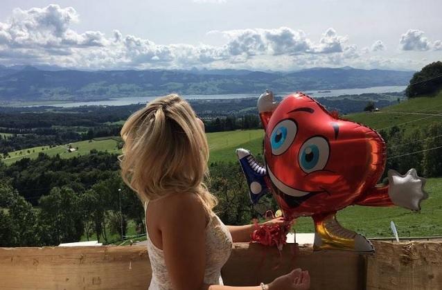 Gemeinsam verbrachten Beatrice Egli und Rüdiger das Wochenende. Beatrice Egli Freund Rüdiger Luftballon