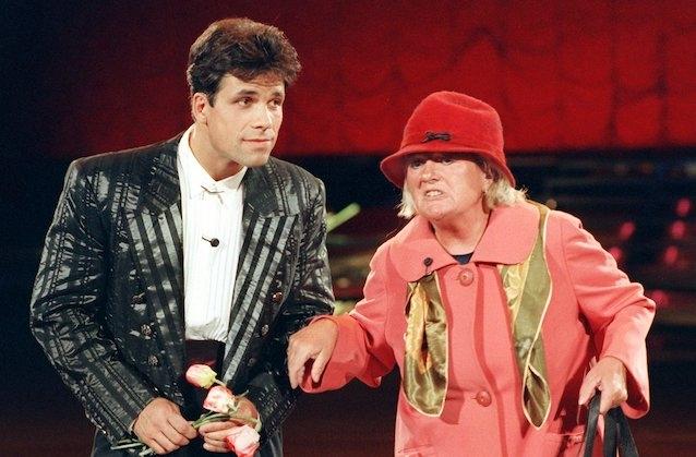 Karsten Speck im Jahr 1991 in einem Gag mit der legendären Helga Hahnemann. Karsten Speck im Jahr 1991 in einem Gag mit der legendären Helga Hahnemann.