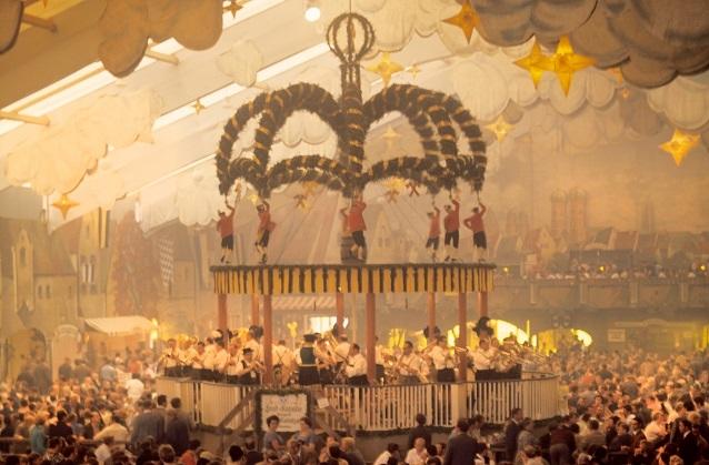 War Helene Fischer vielleicht doch der Favorit der Bierzelt-Bands? Eins sei verraten: „Hulapalu“ ist 2016 nicht der meistgespielte Wiesn-Song gewesen!