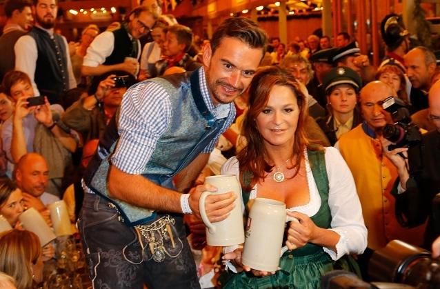 Florian Silbereisen und Andrea Berg haben beide Chancen den Wies'n-Hit 2017 zu liefern. Florian Silbereisen und Andrea Berg haben beide Chancen den Wies'n-Hit 2017 zu liefern.