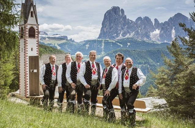 Die Kastelruther Spatzen veröffentlichen ihr neues Album „Tränen der Dolomiten“.