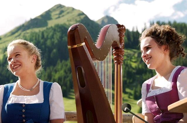 „Zsammg'spuit in Osttirol“ wird am 1. Oktober 2017 im BR Fernsehen ausgestrahlt. „Zsammg'spuit in Osttirol“