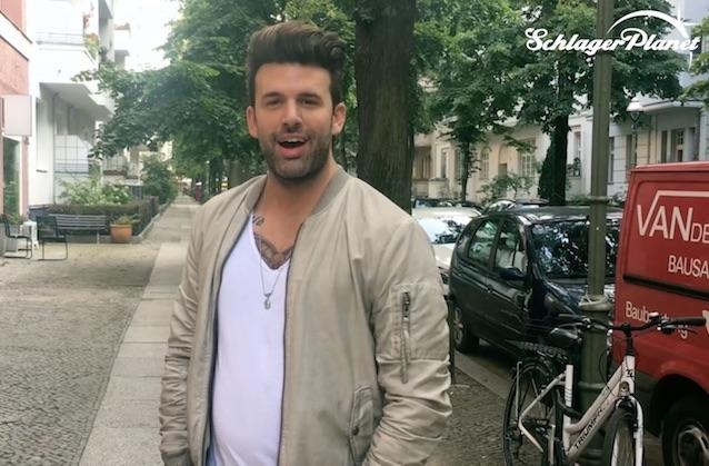 SchlagerPlanet-Botschafter Jay Khan im Einsatz. SchlagerPlanet-Botschafter Jay Khan im Einsatz.
