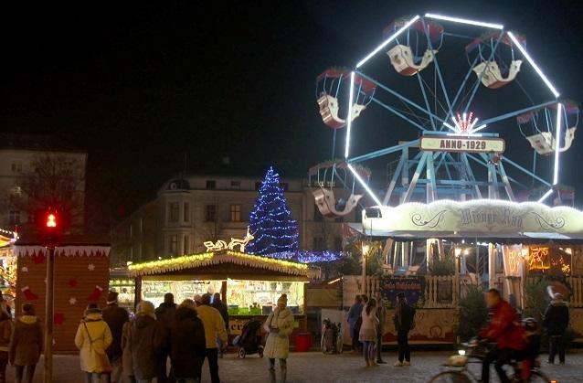 Der RBB macht am Freitag eine zauberhafte Schlagerreise durch das weihnachtliche Berlin und Brandenburg.