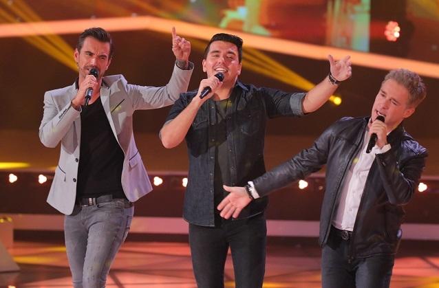 In ihrem Post verrieten die Sänger gleich noch drei weitere Star-Gäste der TV-Gala. KLUBBB3 werden am 13. Januar bei „Schlagerchampions“ auf der Bühne stehen.