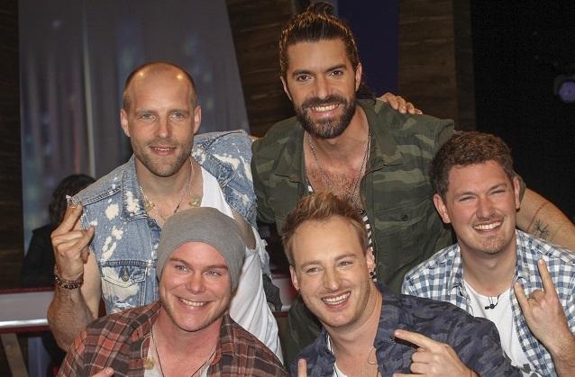 Dort treffen die Musiker nicht nur auf Moderatorin Barbara Schöneberger, sondern auch auf Reinhold Messner und Götz Alsmann. VoXXclub sind am Freitagabend in der „NDR Talk Show“ zu Gast.