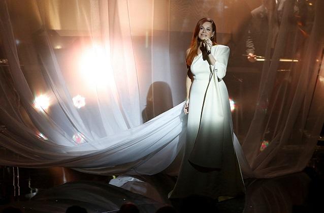 Tolle Kleid, tolle Stimme, tolle Künstlerin: Andrea Berg singt und bedankt sich bei ihren Fans. Andrea Berg