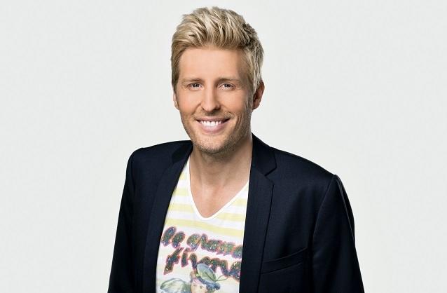 Maximilian Arland begrüßt heute, am 19. Januar 2018, in der MDR Sendung „Musik auf dem Lande“ unter anderem VoXXclub. Maximilian Arland