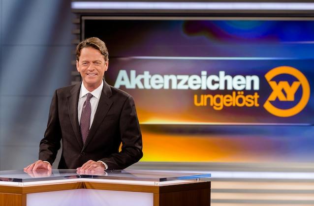 Rudi Cerne moderiert „Aktenzeichen XY... ungelöst“.